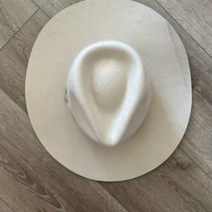 Cream wide brimmed hat